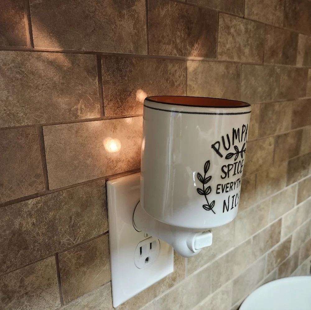 Scentsy Wax Warmer Pumpkin Spice & Everything Nice - Picture 4 of 5